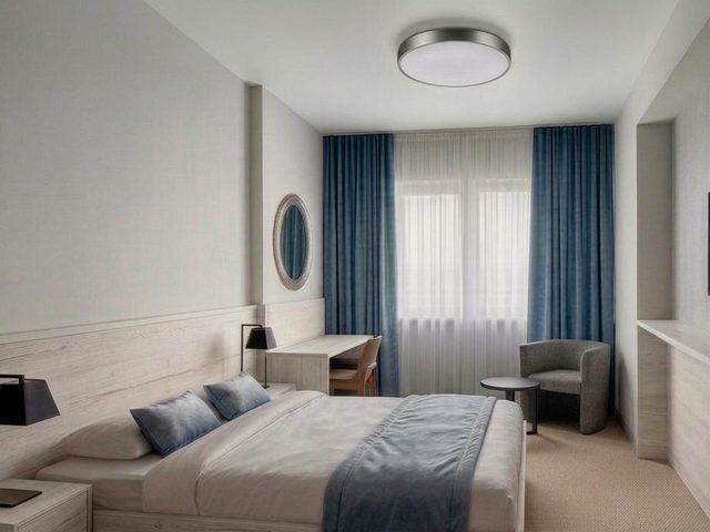 Hotel Borovany – pokoj s pracovním koutem u okna